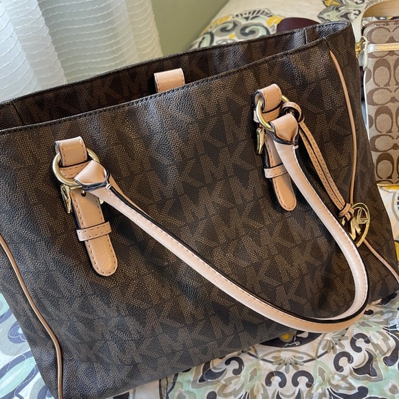 Michael Kors Purse - Picture 1 of 4